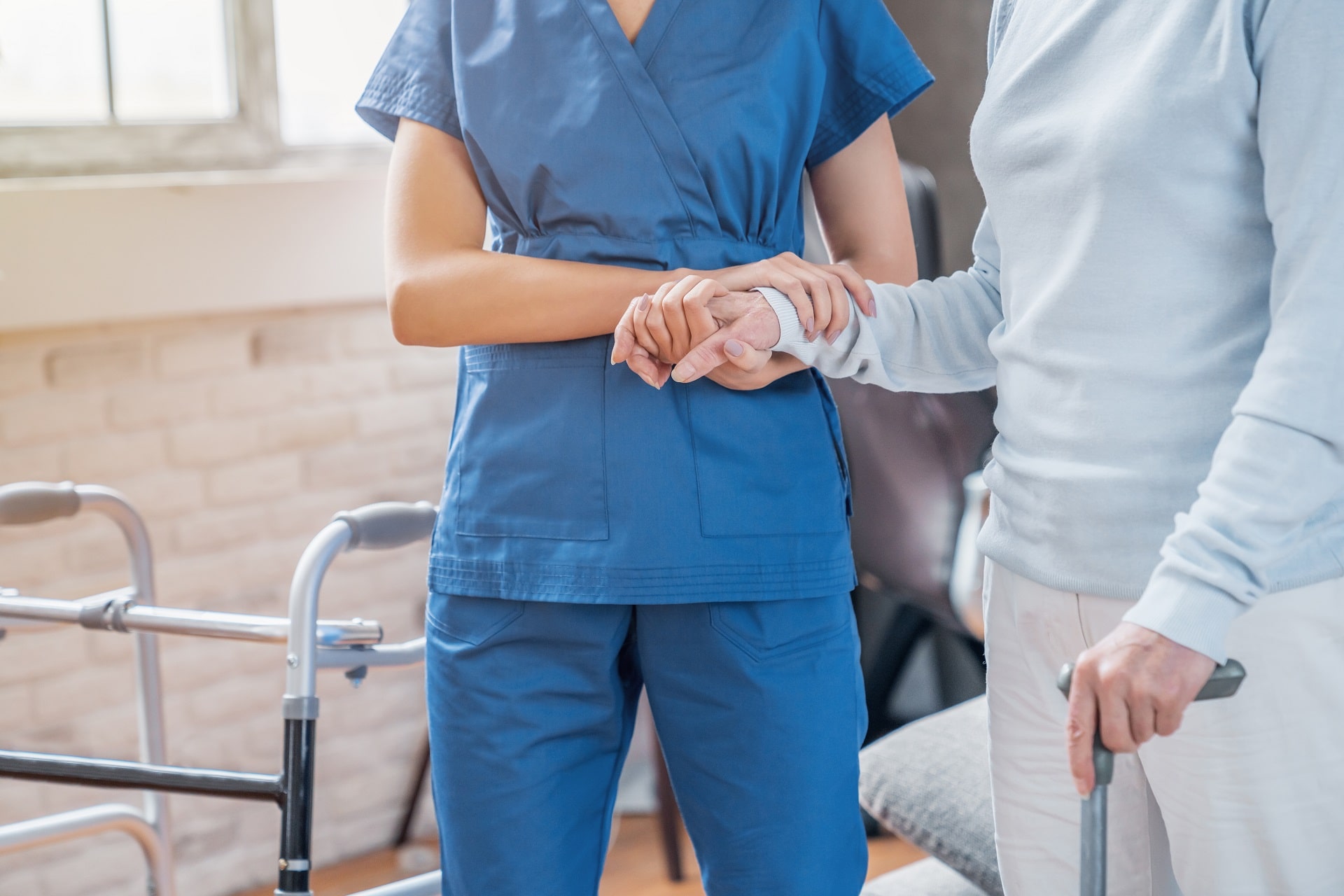What to Look for When Picking a Nursing Home in Arizona